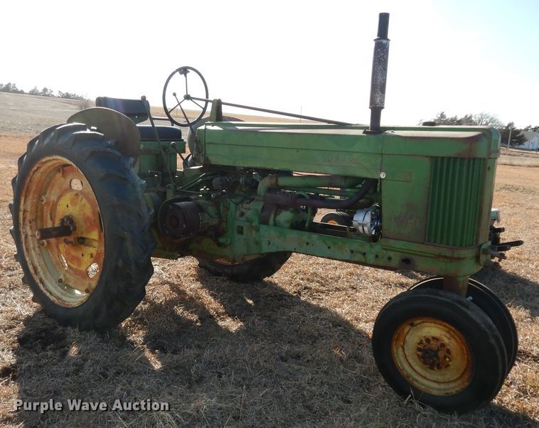 image for item JQ9977 1952 John Deere 50  tractor