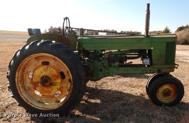 image for item JQ9977 1952 John Deere 50  tractor