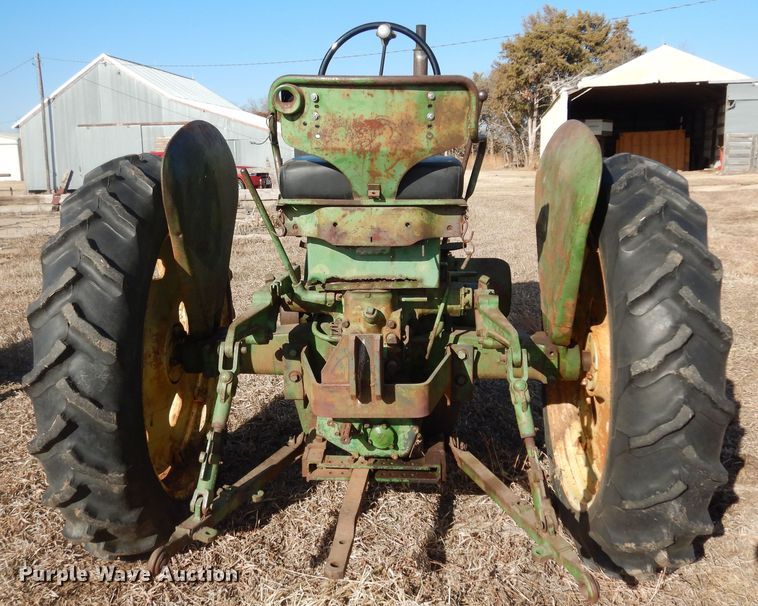 image for item JQ9977 1952 John Deere 50  tractor