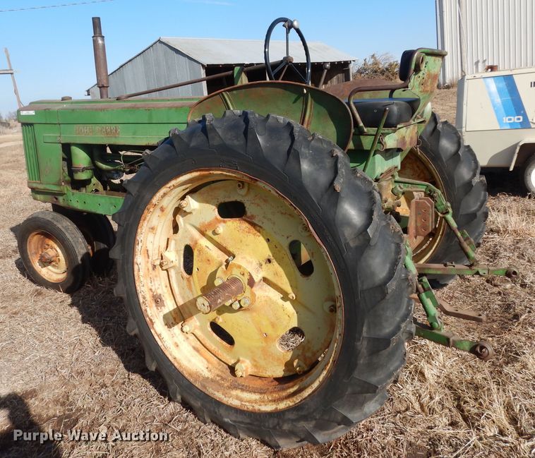 image for item JQ9977 1952 John Deere 50  tractor