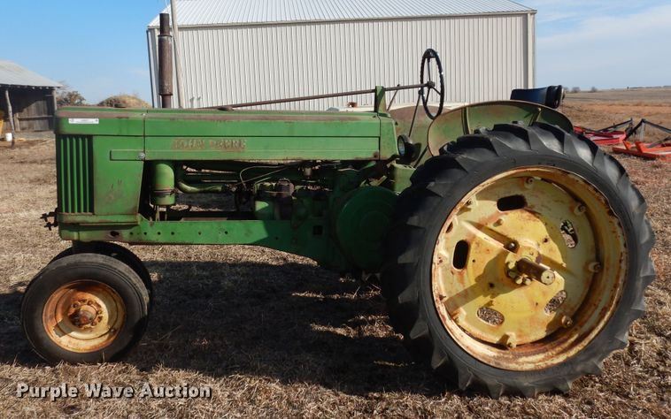 image for item JQ9977 1952 John Deere 50  tractor