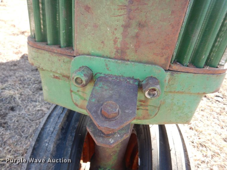 image for item JQ9977 1952 John Deere 50  tractor