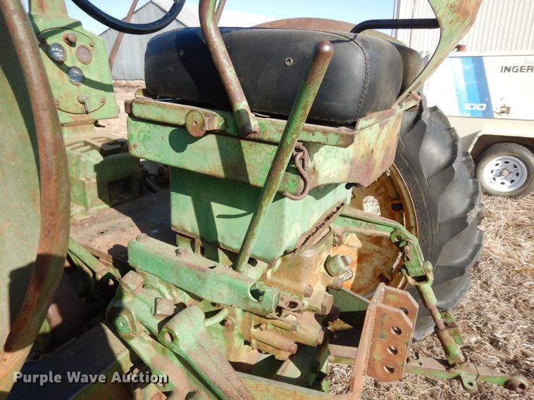 image for item JQ9977 1952 John Deere 50  tractor