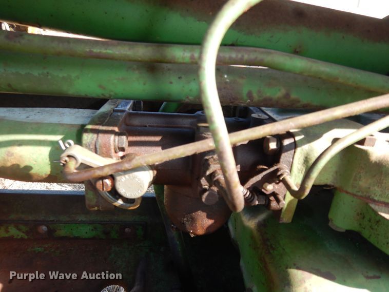 image for item JQ9977 1952 John Deere 50  tractor