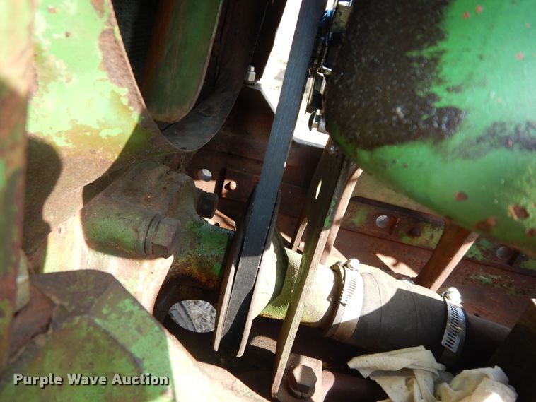 image for item JQ9977 1952 John Deere 50  tractor