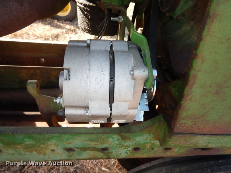 image for item JQ9977 1952 John Deere 50  tractor