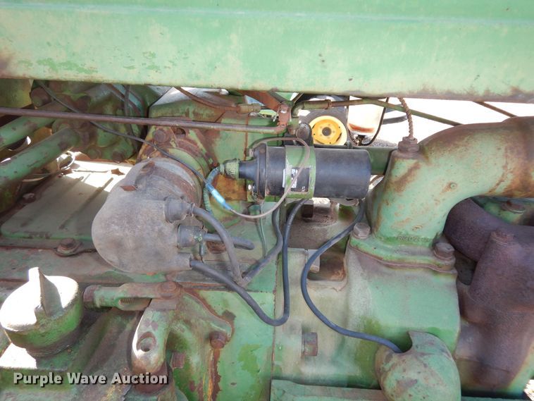 image for item JQ9977 1952 John Deere 50  tractor