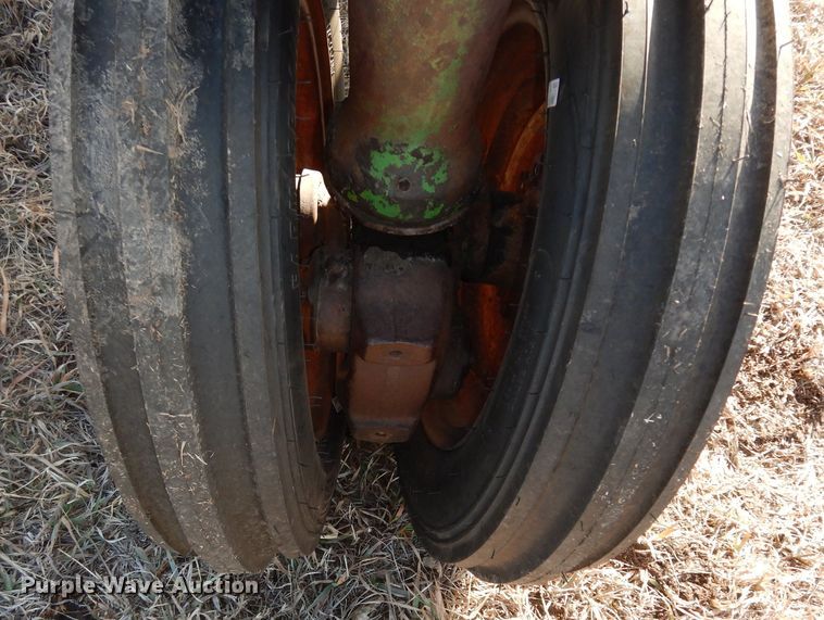 image for item JQ9977 1952 John Deere 50  tractor