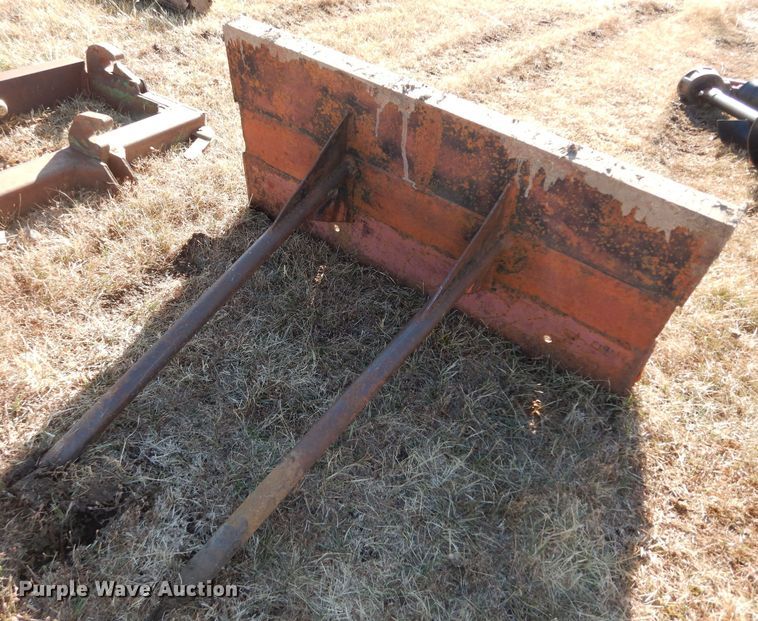 image for item JR9010 (2) bale spears