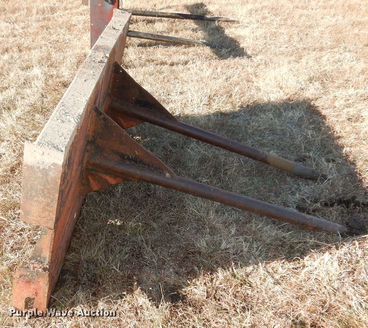 image for item JR9010 (2) bale spears