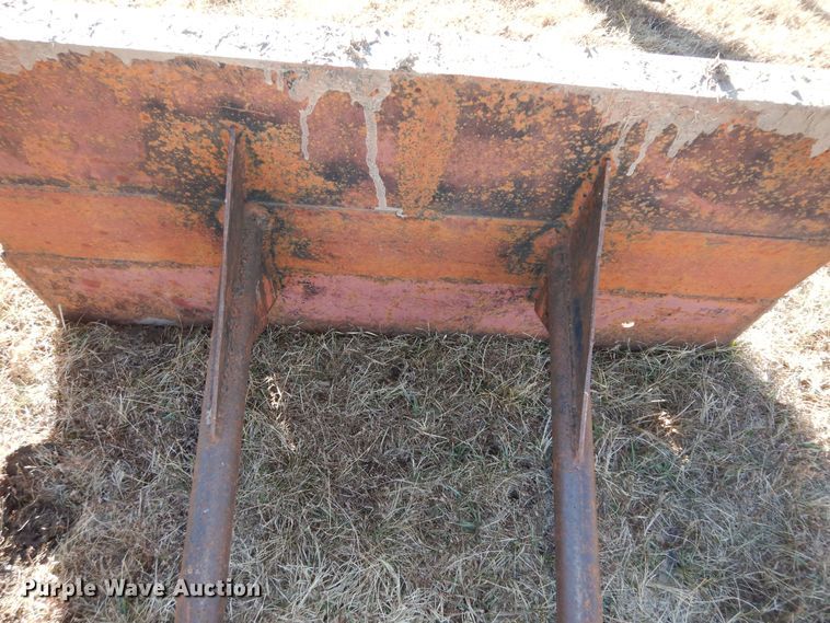 image for item JR9010 (2) bale spears