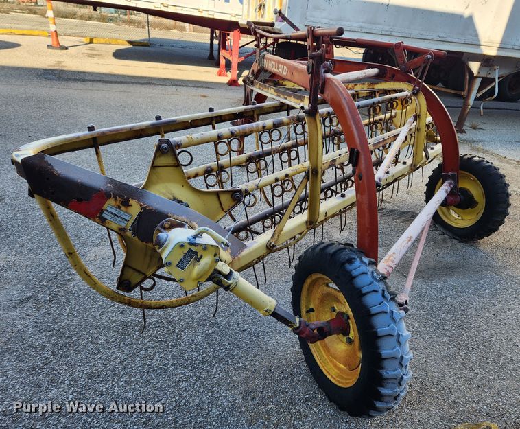 image for item KT9483 New Holland 256  hay rake