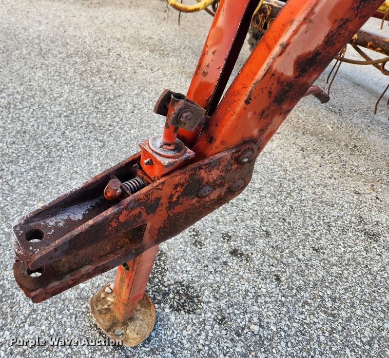 image for item KT9483 New Holland 256  hay rake