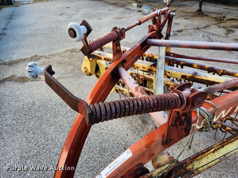 image for item KT9483 New Holland 256  hay rake