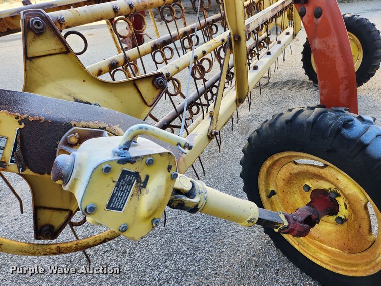 image for item KT9483 New Holland 256  hay rake