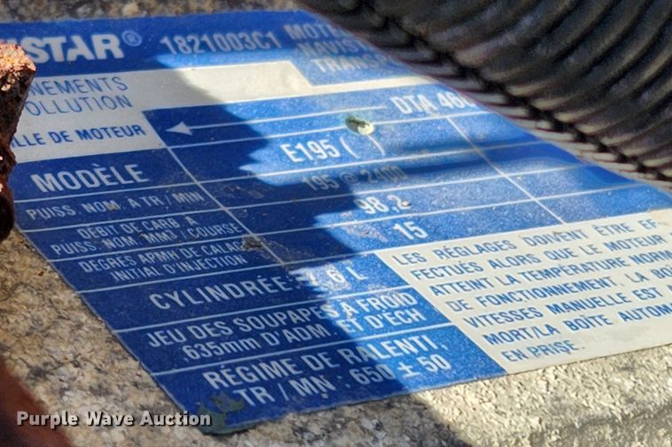 image for item KT9589 1993 International 4900  fertilizer delivery truck