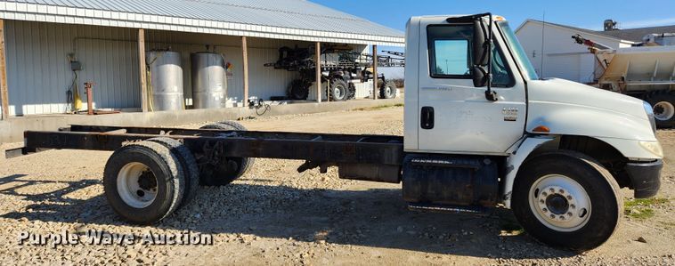 image for item KT9590 2005 International 4300  truck cab and chassis