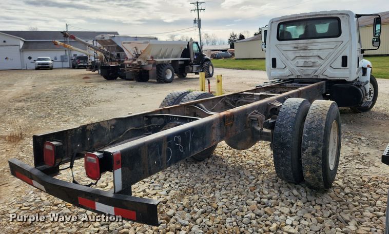 image for item KT9590 2005 International 4300  truck cab and chassis