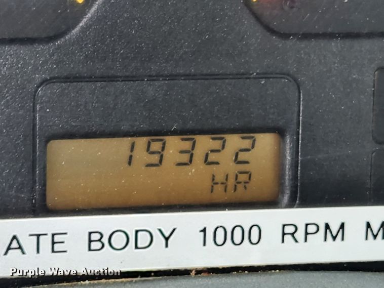 image for item KT9590 2005 International 4300  truck cab and chassis