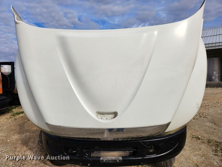 image for item KT9590 2005 International 4300  truck cab and chassis