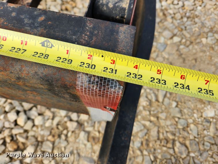 image for item KT9590 2005 International 4300  truck cab and chassis