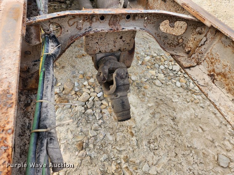 image for item KT9590 2005 International 4300  truck cab and chassis