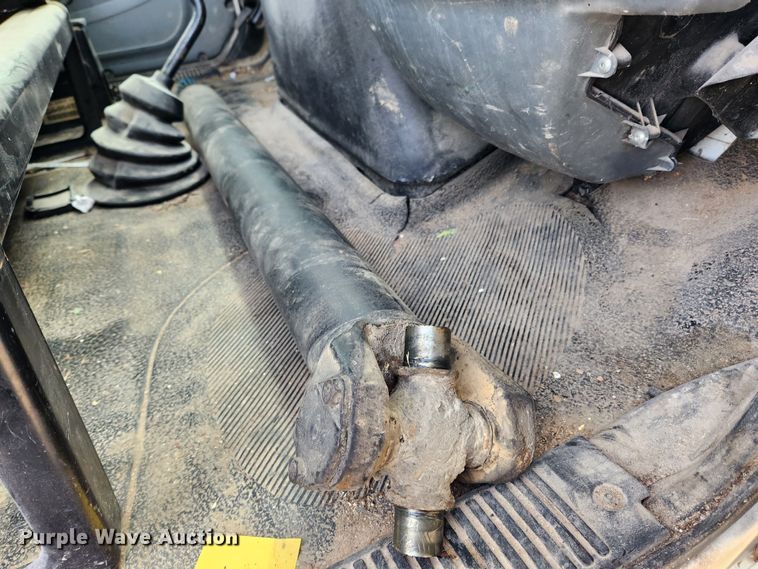 image for item KT9590 2005 International 4300  truck cab and chassis