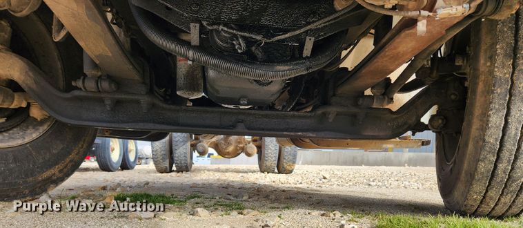 image for item KT9590 2005 International 4300  truck cab and chassis