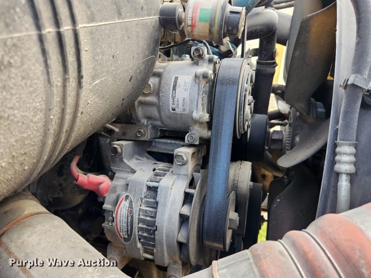 image for item KT9590 2005 International 4300  truck cab and chassis