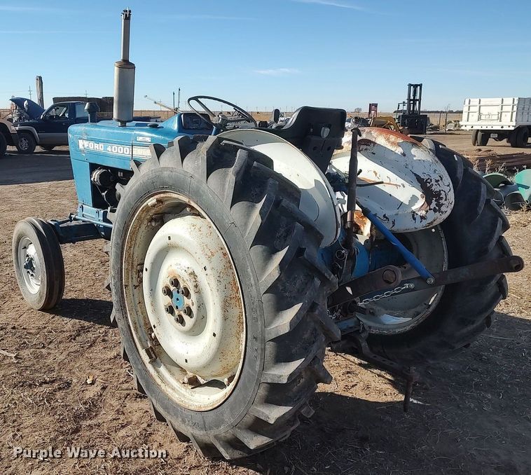 image for item MN9017 Ford 4000  tractor