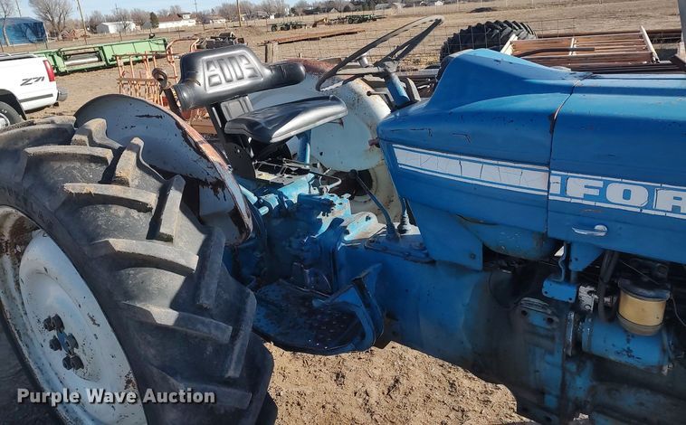 image for item MN9017 Ford 4000  tractor