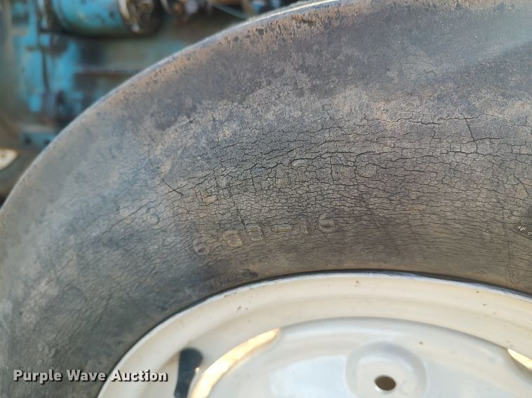 image for item MN9017 Ford 4000  tractor