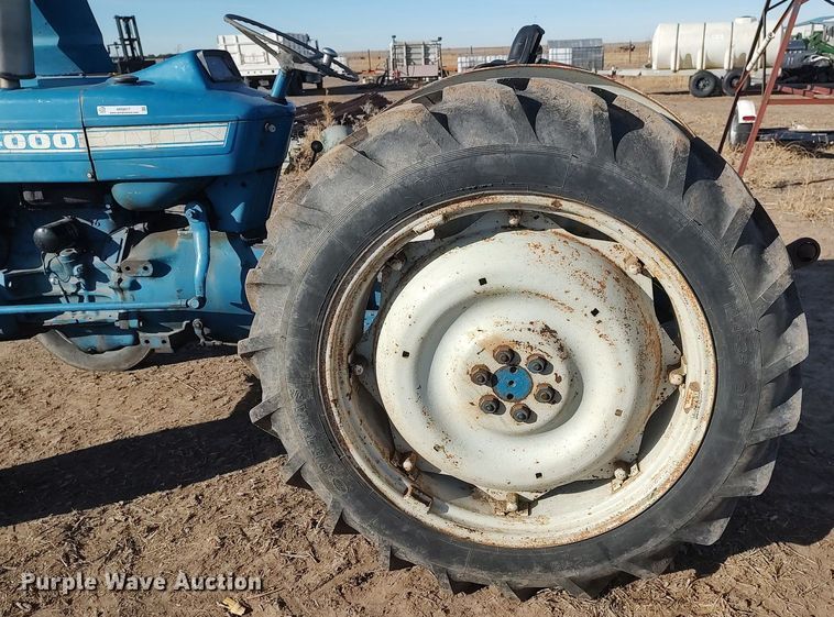 image for item MN9017 Ford 4000  tractor