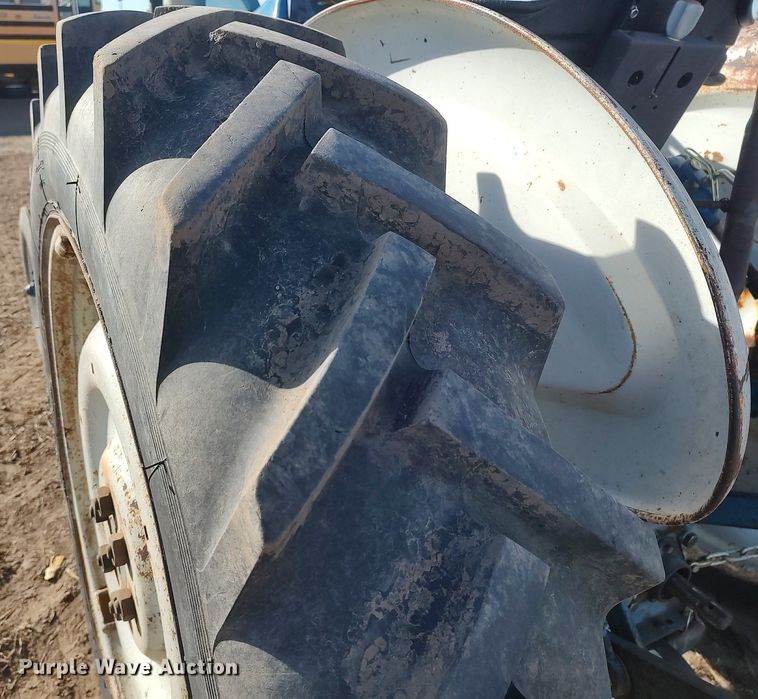 image for item MN9017 Ford 4000  tractor