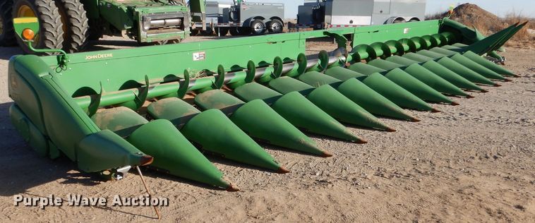 image for item MP9059 John Deere 616C  corn head