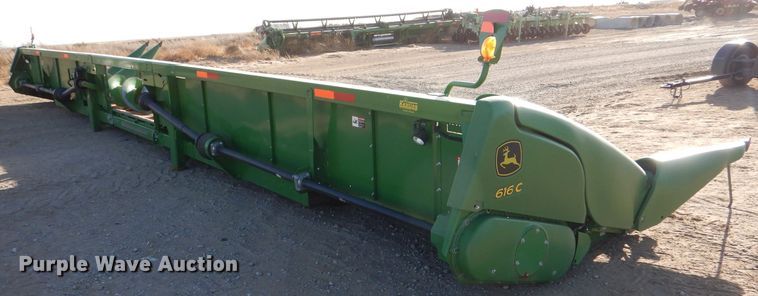 image for item MP9059 John Deere 616C  corn head