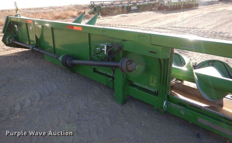 image for item MP9059 John Deere 616C  corn head