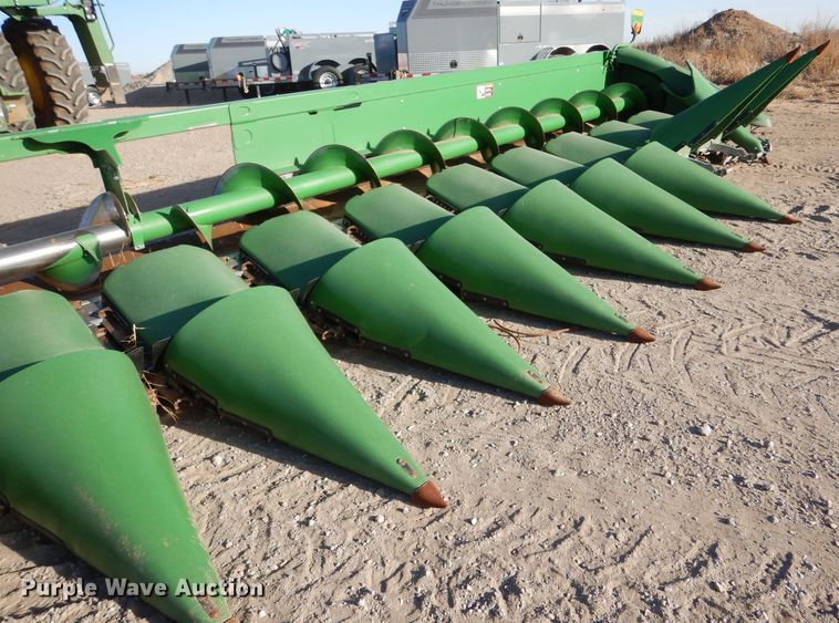 image for item MP9059 John Deere 616C  corn head