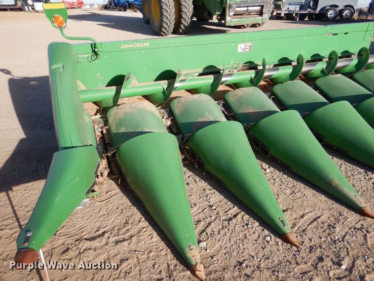image for item MP9059 John Deere 616C  corn head