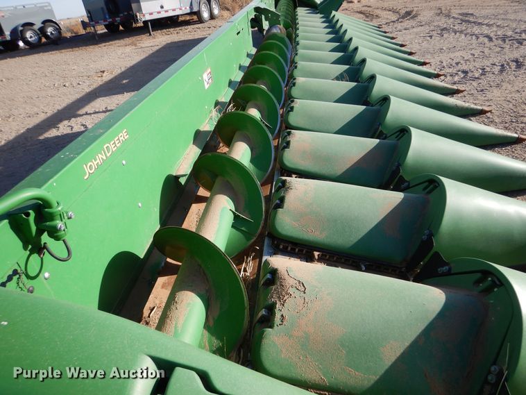image for item MP9059 John Deere 616C  corn head