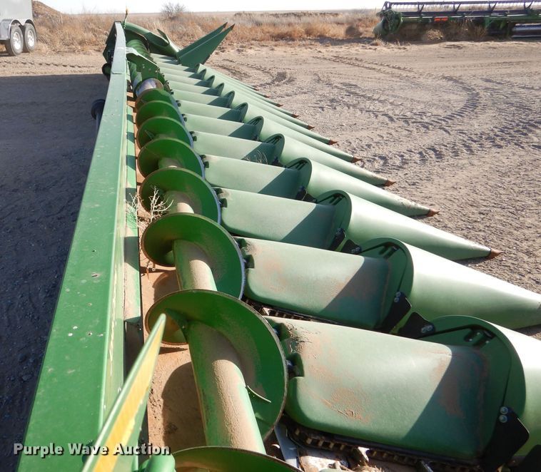 image for item MP9059 John Deere 616C  corn head