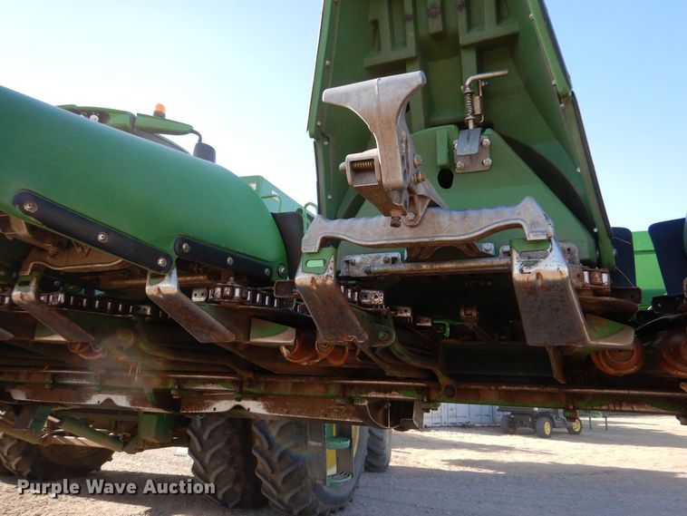 image for item MP9059 John Deere 616C  corn head