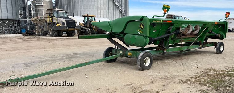 image for item MW9451 2012 John Deere 608C  corn head