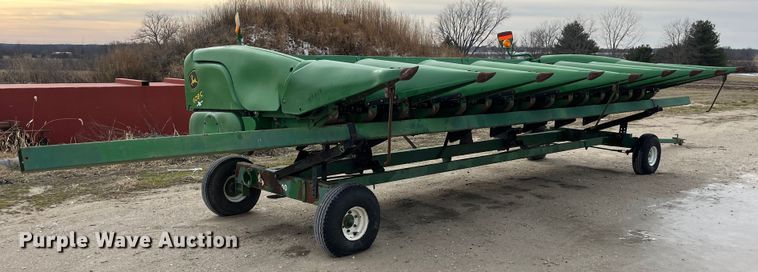 image for item MW9451 2012 John Deere 608C  corn head