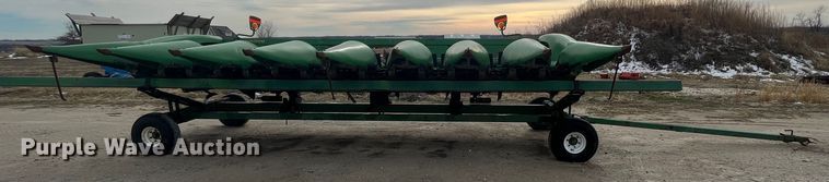 image for item MW9451 2012 John Deere 608C  corn head