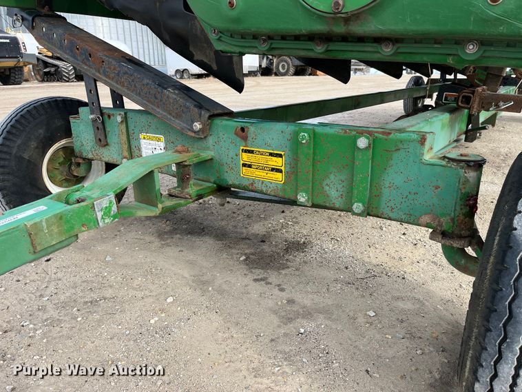 image for item MW9451 2012 John Deere 608C  corn head