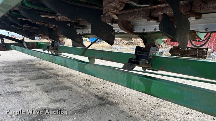 image for item MW9451 2012 John Deere 608C  corn head