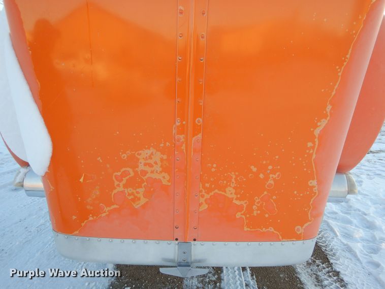 image for item DF8294 2003 Peterbilt 379  semi truck