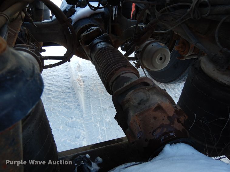 image for item DF8294 2003 Peterbilt 379  semi truck