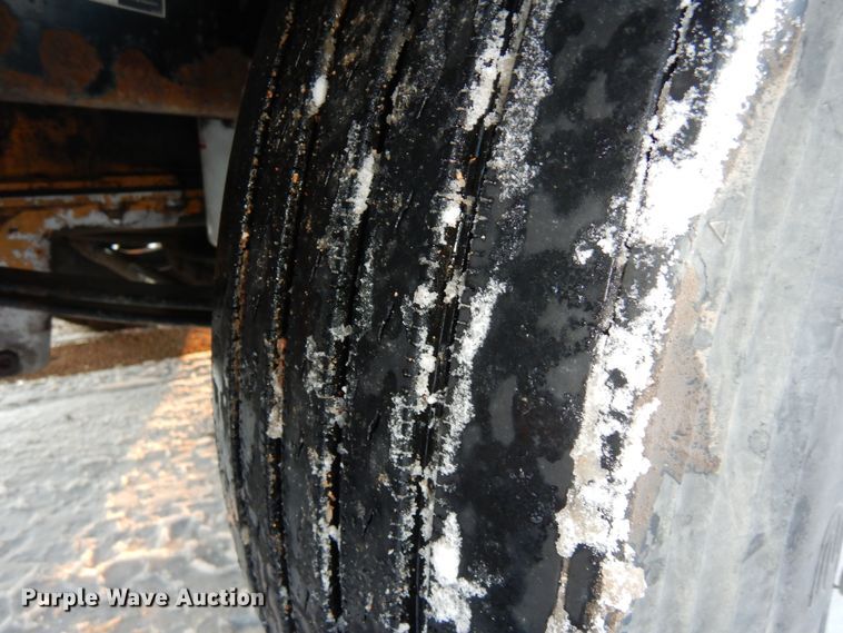 image for item DF8294 2003 Peterbilt 379  semi truck